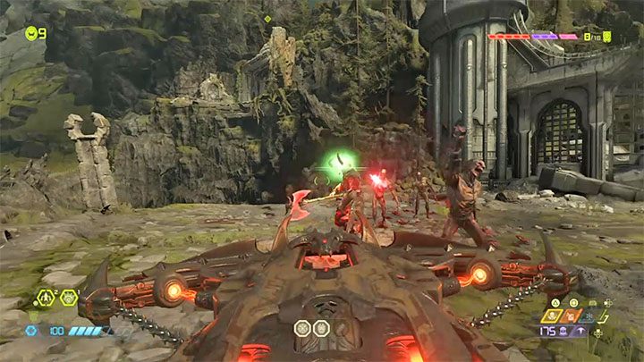 Czekaj cierpliwie aż oczy Najeźdźcy zaświecą się na zielono - jest to sygnał, że przygotowuje się do ataku z obrotu z użyciem topora - Doom Eternal: Najeźdźcy - jak pokonać? - Doom Eternal - poradnik do gry