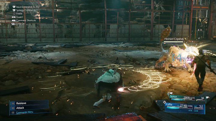 Gdy Zhijie uruchomi przenośnik, aby pozbyć się żołnierzy, którzy siedzą mu na ogonie, spadniecie na niższy poziom fabryki i będziecie musieli zmierzyć się z Horned Cripshay - Final Fantasy VII Remake Intermission: After Him - solucja, opis przejścia - Final Fantasy VII Remake - poradnik do gry