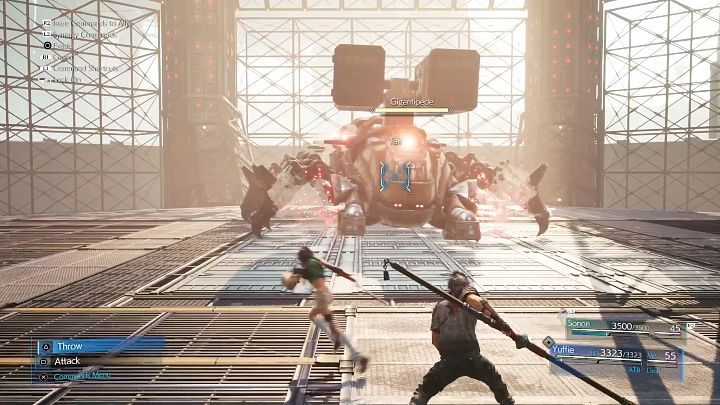 Gdy tylko spróbujecie uratować Zhijie z rąk żołnierzy Shinra, na arenie pojawi się pierwszy boss epizodu Intermission - gigantyczny robot Gigantipede - Final Fantasy VII Remake Intermission: After Him - solucja, opis przejścia - Final Fantasy VII Remake - poradnik do gry