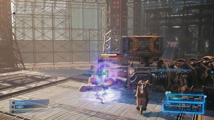 Gdy boss zostanie na chwilę powalony, podbiegnijcie do jego głowy i postarajcie się wyprowadzić jak najwięcej ataków fizycznych, a także korzystajcie z kombinacji Synergized Art of War - Final Fantasy VII Intermission: Gigantipede - boss, jak pokonać - Final Fantasy VII Remake - poradnik do gry