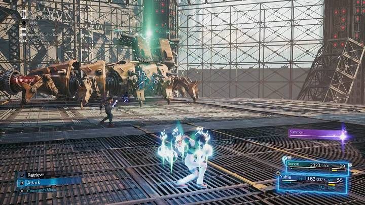 Gdy będziecie mieć okazję, przyczepcie shurikena do bossa i korzystajcie z ataków dystansowych, aby wyrządzać dodatkowe obrażenia - Final Fantasy VII Intermission: Gigantipede - boss, jak pokonać - Final Fantasy VII Remake - poradnik do gry