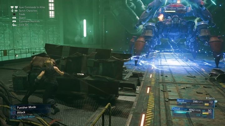 Podczas trzeciej fazy pojedynku, wróg dołączy do swojego repertuaru ciosów atak laserowy z ogona - Final Fantasy VII Remake: Scorpion Sentinel - boss, walka - Final Fantasy VII Remake - poradnik do gry