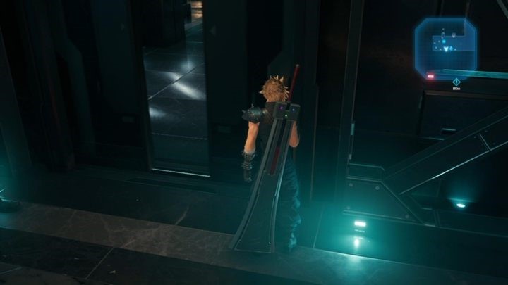 Zejdź teraz schodami na dół i przejdź do pokoju z ruchomymi schodami - Final Fantasy VII Remake: The Belly of the Beast - solucja - Final Fantasy VII Remake - poradnik do gry