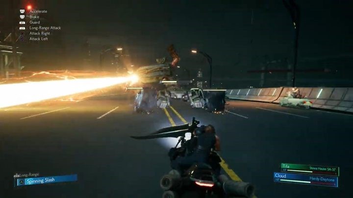 W pewnym momencie przeciwnik podjedzie nieco do przodu i zacznie strzelać minami, których musisz unikać - Final Fantasy VII Remake: Destinys Crossroads - solucja - Final Fantasy VII Remake - poradnik do gry