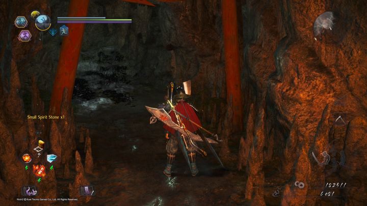 Cofnij się i idź w prawo, tam znajdziesz wejście przy których są dwie lampy - Ukryte potwory Okehazamy | Solucja NiOh 2 - NiOh 2 - poradnik do gry