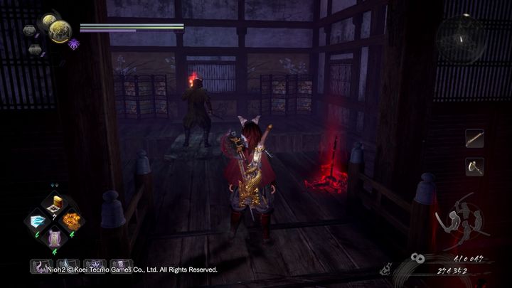 Gdy pokonasz wojownika z włócznią, trzymaj się lewej strony, tam znajdziesz kolejne pomieszczenie widoczne na zdjęciu, oraz przeciwnika odwróconego plecami do ciebie - NiOh 2: Podziwianie kwiatów wiśni w Daigo, solucja - NiOh 2 - poradnik do gry