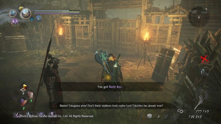 Na drugim końcu mostu zobaczysz ciało, podnieś z niego przedmiot, będzie to Rusty Key - NiOh 2: Dwie twarze gościnności, solucja - NiOh 2 - poradnik do gry