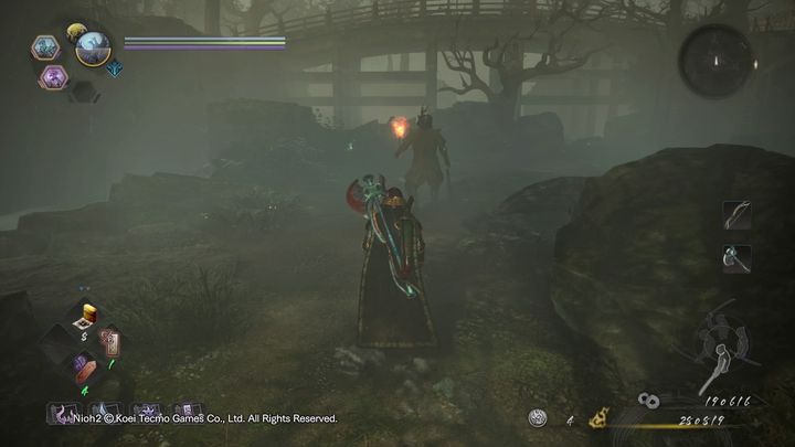 Teren patroluje jeden przeciwnik, drugi jest skryty przy łódce, przy niej właśnie znajduje się Kodama, którą możesz podnieść - NiOh 2: Dwie twarze gościnności, solucja - NiOh 2 - poradnik do gry