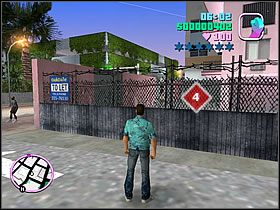 Tym razem szukać w okolicy różowego budynku, dokładnie tego przy stacji benzynowej - Numer 4 Rampage - Grand Theft Auto: Vice City - poradnik do gry