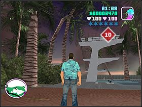 Za hotelem przy plaży znajdziesz basen oraz kilka miejsc siedzących - Numer 10 Rampage - Grand Theft Auto: Vice City - poradnik do gry