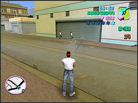 Wtedy gdy zaczną uciekać / biec w Twoją stronę by zrobić użytek z ich broni lub pięści, możesz ich łatwo zdjąć - Numer 19 Rampage - Grand Theft Auto: Vice City - poradnik do gry
