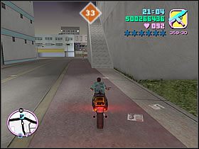 W okolicy wskazanej na mapie znajdziesz wielkie, wysokie schody - Numer 31-36 Unique Stunt Jumps - Grand Theft Auto: Vice City - poradnik do gry