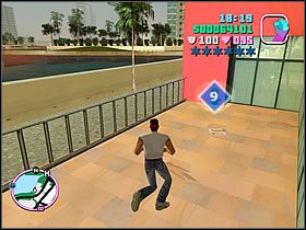 Budynek przy nabrzeżu, naprzeciwko miejsca w którym dostawałeś pierwsze misje, posiada coś w rodzaju balkonu - Numer 6-10 Hidden Packages - Grand Theft Auto: Vice City - poradnik do gry