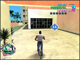 Przy budynku, obok którego znajdował się Rampage, znajdziesz i paczkę - Numer 11-15 Hidden Packages - Grand Theft Auto: Vice City - poradnik do gry