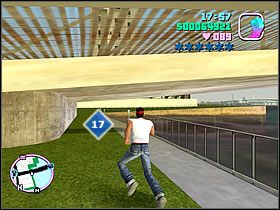 Pod mostem biegnącym do drugiej części miasta znajdziesz tą paczkę - Numer 16-20 Hidden Packages - Grand Theft Auto: Vice City - poradnik do gry