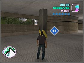 W garażu przy centrum handlowym, zaraz na najniższym piętrze czeka paczka - Numer 41-45 Hidden Packages - Grand Theft Auto: Vice City - poradnik do gry