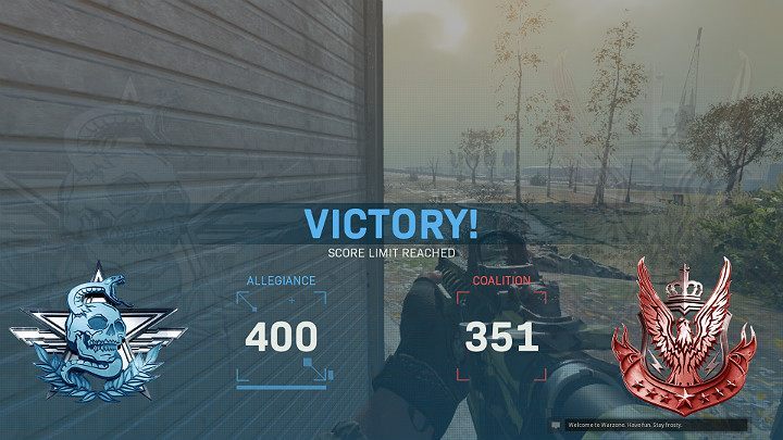 Drużynowa Rozróba dość znacznie różni się od tradycyjnej rozgrywki Battle Royale w Warzone w której gracze muszą dbać o odpowiednią ekonomię, kupować wyposażenie i walczyć o przetrwanie solo lub w drużynie - Warzone: Warzone Rumble - porady, zasady - Call of Duty Warzone - poradnik do gry