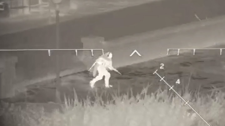 Pozostałe przy życiu zespoły nie wychylają się z ukrycia, czekają na ruch przeciwnika i przeczesują teren przy pomocy broni snajperskiej - często z wizjerem termicznym - Warzone: Przebieg meczu - Call of Duty Warzone - poradnik do gry