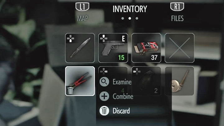 O wiele gorszym rozwiązaniem jest wyrzucanie przedmiotów z inwentarza (akcja Discard), a to dlatego, że bezpowrotnie one przepadną - Resident Evil 3: Niepotrzebne rzeczy - co z nimi robić? - Resident Evil 3 - poradnik do gry