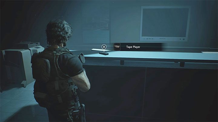 Po dotarciu do centralnego korytarza skręć na wschód i następnie na północ - Resident Evil 3: Szpital, Carlos solucja, opis przejścia - Resident Evil 3 - poradnik do gry