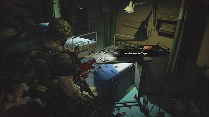 Cel podróży to gabinet zabiegowy Treatment Room, przy czym musisz się bardzo pilnować, gdyż w środku przebywają 2 Huntery - Resident Evil 3: Szpital, Carlos solucja, opis przejścia - Resident Evil 3 - poradnik do gry