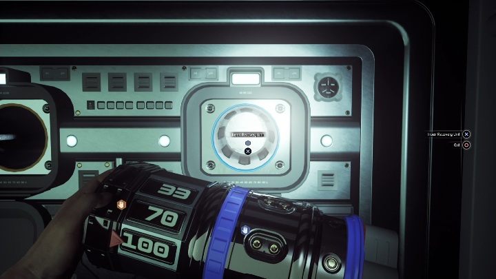 Kolory baterii dobieraj według układu rur bądź wedle kolorystyki miejsc na baterie - Moons of Madness: Szklarnia, opis przejścia - Moons of Madness - poradnik do gry