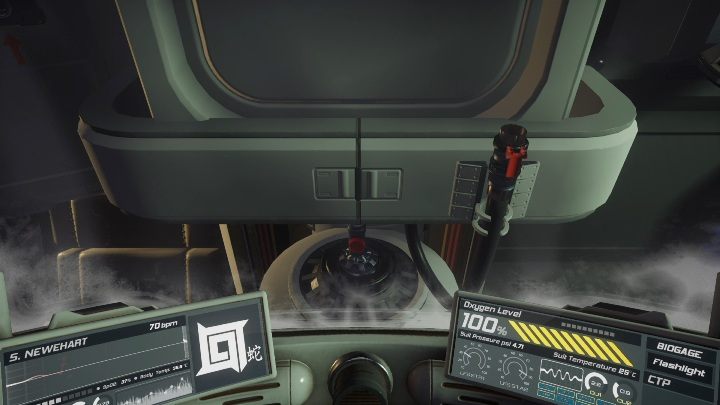 Po wejściu na górę dotrzesz do kolejnego budynku - Moons of Madness: Przerwany sygnał, opis przejścia - Moons of Madness - poradnik do gry