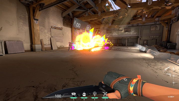 Umiejętność Gwóźdź Programu przydaje się w wielu sytuacjach, np - Valorant: Raze (Szturmowiec), postać, umiejętności - Valorant - poradnik do gry