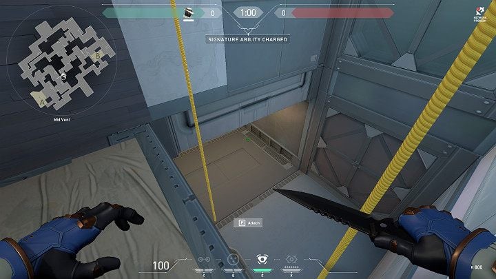 Na powyższym obrazku widać postać, która patrzy w kierunku kanału wentylacyjnego łączącego punkt A z Mid - Valorant: Split - mapa, callouts dla obrońców i atakujących - Valorant - poradnik do gry