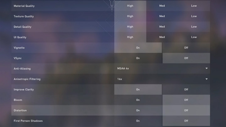 Hiko przede wszystkim stawia na ostrość obrazu, detali oraz tekstur i wyłącza wszelkie efekty, które mogłyby zaburzyć lub ograniczyć widoczność na mapie (efekt rozmycia, zniekształcenia, cienie) - Valorant: Hiko - na jakich ustawieniach gra? - Valorant - poradnik do gry
