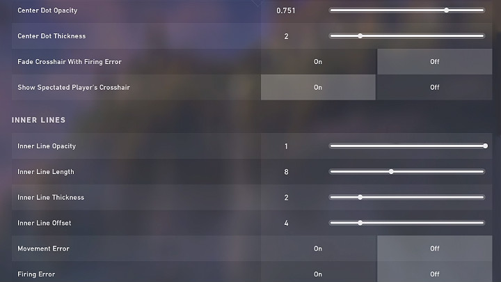 Hiko ostatnio zaczął eksperymentować z innym celownikiem - białą, niewielkich rozmiarów kwadratową kropką - Valorant: Hiko - na jakich ustawieniach gra? - Valorant - poradnik do gry