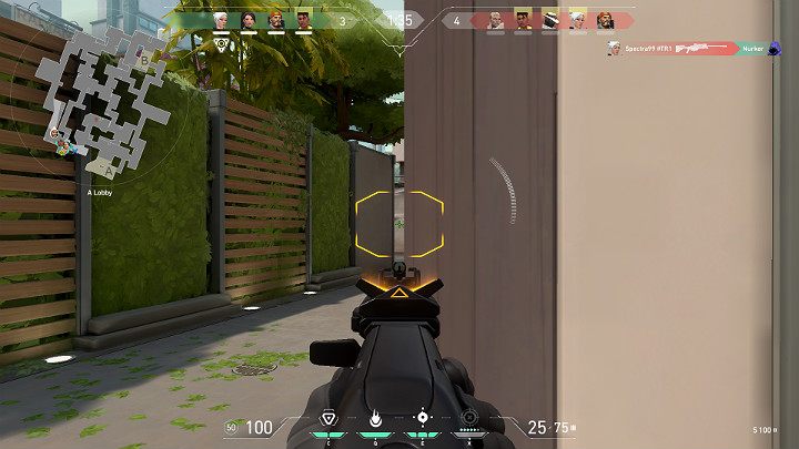 W trakcie przemieszczania się po mapie staraj się wyrobić w sobie nawyk trzymania celownika na odpowiednim poziomie - Valorant: Walka, porady - celownik, zasięg broni, amunicja, ściany - Valorant - poradnik do gry