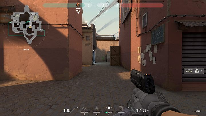 Atakując punkt A od strony A Short należy zwrócić uwagę na Graczy stojących od strony A Lamps (za portalem), za skrzyniami z prawej strony oraz na tych, którzy na pewno mierzą z pozycji A Tower (Heaven) - Valorant: Bind - mapa, callouts dla obrońców i atakujących - Valorant - poradnik do gry