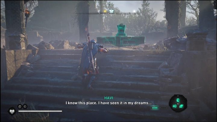 To mityczne wspomince stoi na środku zniszczonego podestu otoczonego kolumnami - AC Valhalla Świt Ragnaroku: Mityczne wspomnienie (Vangrinn) - lista wszystkich - Assassins Creed Valhalla - poradnik do gry