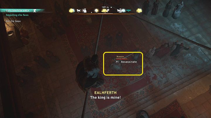 Członek Zakonu ukrywa się w tłumie pod postacią jednego ze strażników i czeka na odpowiednią okazję, by zaatakować króla Aelfreda - Assassins Creed Valhalla: Dobijanie Saksa/Impaling the Seax - solucja - Assassins Creed Valhalla - poradnik do gry