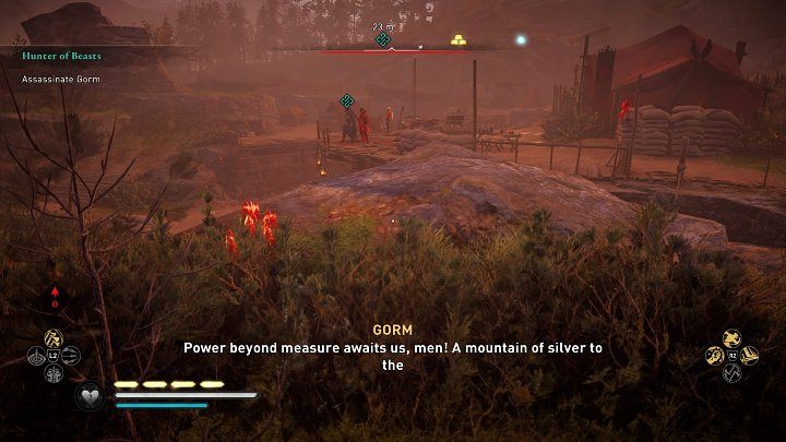 Schowaj się w krzakach, w miejscu widocznym na powyższym obrazku i poczekaj, aż Gorm skończy rozmawiać z kryształem - Assassins Creed Valhalla: Łowca bestii/Hunter of Beasts - solucja - Assassins Creed Valhalla - poradnik do gry