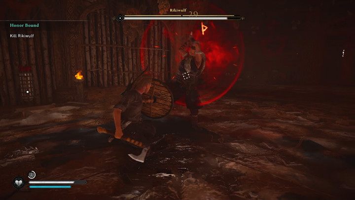 Gdy Rikiwulf korzysta z dwuręcznego topora często będzie zdradzał swoje intencje wykonania mocniejszego ataku - Assassins Creed Valhalla: Więzy Krwi/Honor Bound - solucja, opis przejścia - Assassins Creed Valhalla - poradnik do gry