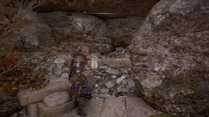 Schemat ukryty jest wśród skał, które leżą na zboczu góry - Assassins Creed Valhalla: Mapa skarbów - Ledecestrescire, sekrety, lokacje - Assassins Creed Valhalla - poradnik do gry