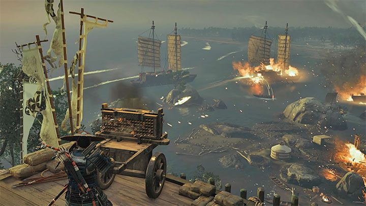 W drugiej części tej sceny skupiaj się na ostrzeliwaniu i zatapianiu dużych mongolskich statków - celuj przede wszystkim w widoczne na ich pokładach czerwone beczki - Ghost of Tsushima: Wiadomość w płomieniach (A Message in Fire) solucja - Ghost of Tsushima - poradnik do gry