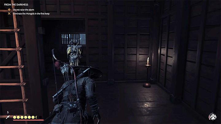 Na pierwsze piętro dotrzesz drabiną i przebywa tam 1 przeciwnik - Ghost of Tsushima: Z ciemności (From the Darkness) solucja, opis przejścia - Ghost of Tsushima - poradnik do gry