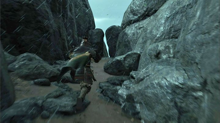 Dotarcie do kapliczki jest nieco problematyczne, bo jest ona na wysoko położonej półce - Ghost of Tsushima Iki Island: Kapliczka w Cieniu (Shrine in Shadow) - Ghost of Tsushima - poradnik do gry