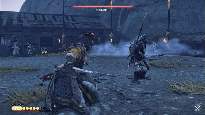 Kluczem do przetrwania tej walki będzie reagowanie na zmianę broni używanych przez bossa poprzez zmieniane na bieżąco aktualnej postawy Jina (przytrzymanie R2 i wciśnięcie przycisku postawy) - Ghost of Tsushima Iki Island: Jak błyskawica - solucja, opis przejścia - Ghost of Tsushima - poradnik do gry