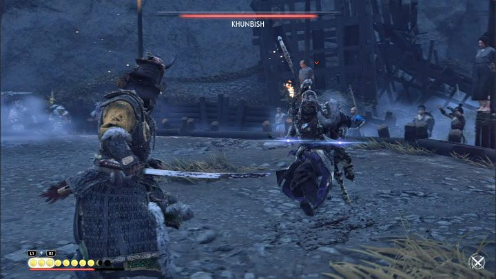 Khunbish lubi wyprowadzać serie ataków i są to ataki, które mogą być zwykłymi, niebieskimi lub czerwonymi - Ghost of Tsushima Iki Island: Jak błyskawica - solucja, opis przejścia - Ghost of Tsushima - poradnik do gry