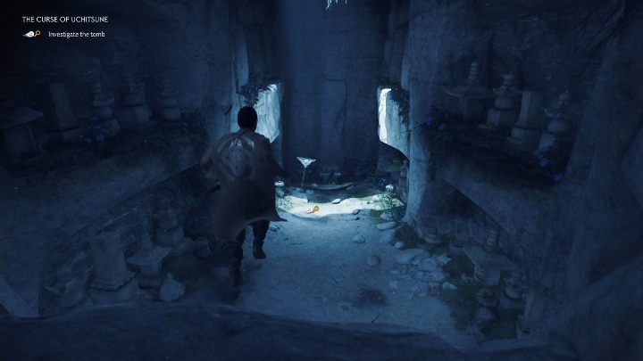 Na górze pokrytej niebieskimi kwiatami jest mała wnęka - Ghost of Tsushima: Klątwa Uchitsunego (The Curse of Uchitsune) solucja - Ghost of Tsushima - poradnik do gry