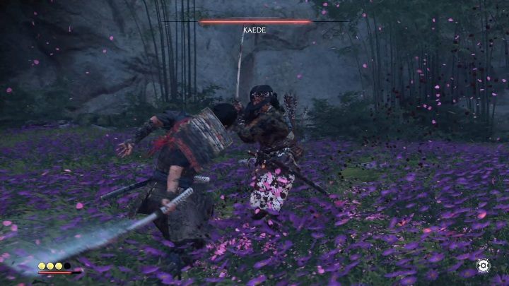 Jako, że Kaede dzierży w dłoni miecz ciężko będzie Ci się od niej odsunąć - Ghost of Tsushima: Jak pokonać bossa Kaede? - Ghost of Tsushima - poradnik do gry