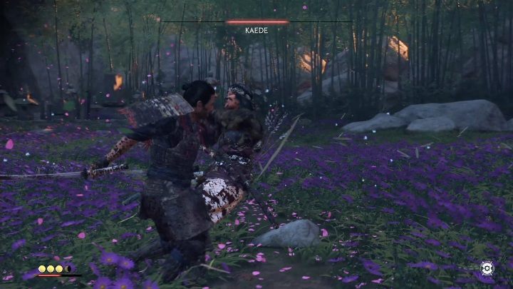 Wykorzystuj momenty, gdy straci swoją wytrzymałość i opuści gardę - Ghost of Tsushima: Jak pokonać bossa Kaede? - Ghost of Tsushima - poradnik do gry
