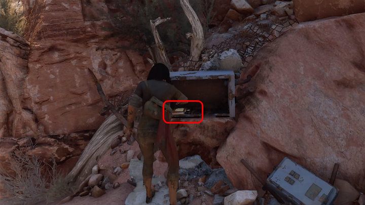 Gdy tylko wyjdziesz ze zrujnowanego budynku, który służył wcześniej ruchowi oporu za kryjówkę zwróć uwagę na otwartą metalową skrzynkę po prawej stronie - Marvels Avengers: Droga powrotna - sekrety, znajdźki - Marvels Avengers - poradnik do gry