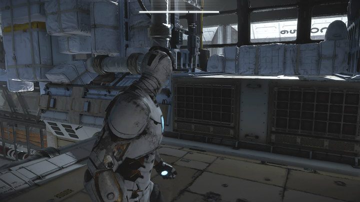 Idąc w stronę głównego celu misji dotrzesz do długiego korytarza z dwoma obniżeniami podłoża - Marvels Avengers: Próba 1, 2, 3 - sekrety, znajdźki - Marvels Avengers - poradnik do gry