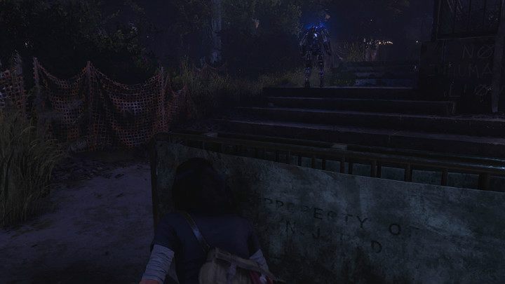 Po chwili zauważysz kolejny oddział robotów AIM, który patroluje okolicę w pobliżu pomnika Iron Mana - Marvels Avengers: Nowa codzienność/New normal - solucja, opis przejścia - Marvels Avengers - poradnik do gry