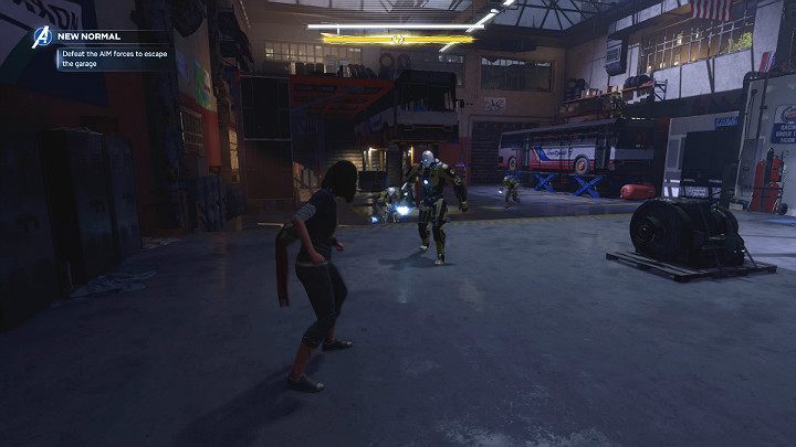W pierwszej kolejności stoczysz walkę z kilkoma słabszymi przeciwnikami, którzy nie powinni przysporzyć Ci problemów - Marvels Avengers: Nowa codzienność/New normal - solucja, opis przejścia - Marvels Avengers - poradnik do gry